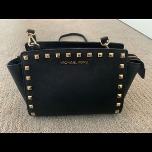 MK black purse
